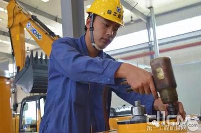 徐工交出亮眼&ldquo;成績單&rdquo; 獲評江蘇省&ldquo;智能制造先進企業&rdquo;