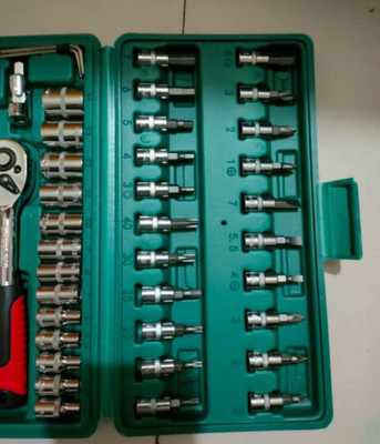 綠林【升級直柄】汽修工具箱46件套:“工具好用,尺寸齊全,精度高,滿足絕大部分的使用場景,質量也很過硬,用起來方便,值得推薦購買,物流非常.